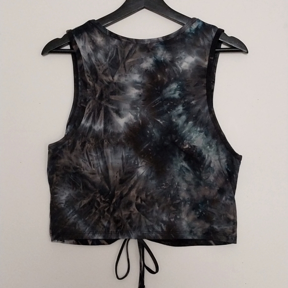 Ready to go Crop/tank Top for women sz XL - Picture 3 of 3
